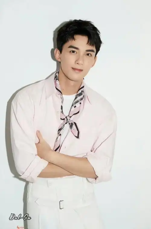 适合笑的明星#马天宇笑不笑都好看,贾玲笑起来很可爱,还有好多人的