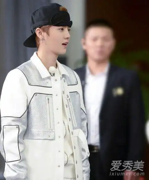 跑男鹿晗棒球帽是什么牌子