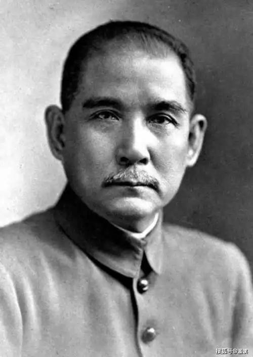 原创何香凝拍桌怒骂蒋介石寄旧裙讽刺他不抗日蒋还要向她敬礼