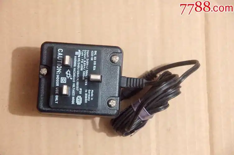 老式手机电池充电器