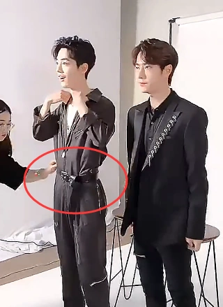 天天向上彩排花絮肖战王一博合体练舞扎紧身皮带细腰抢镜