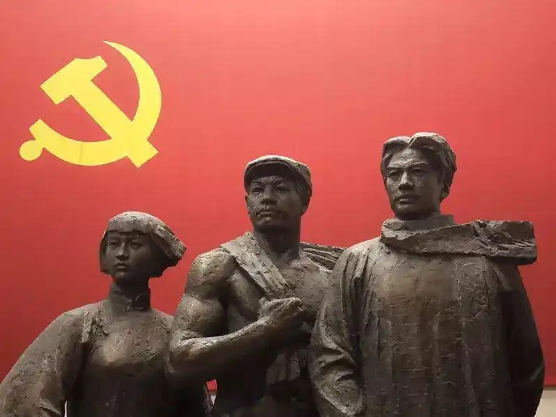 h5 | 缅怀革命烈士,向未来出发_新闻频道_中国青年网