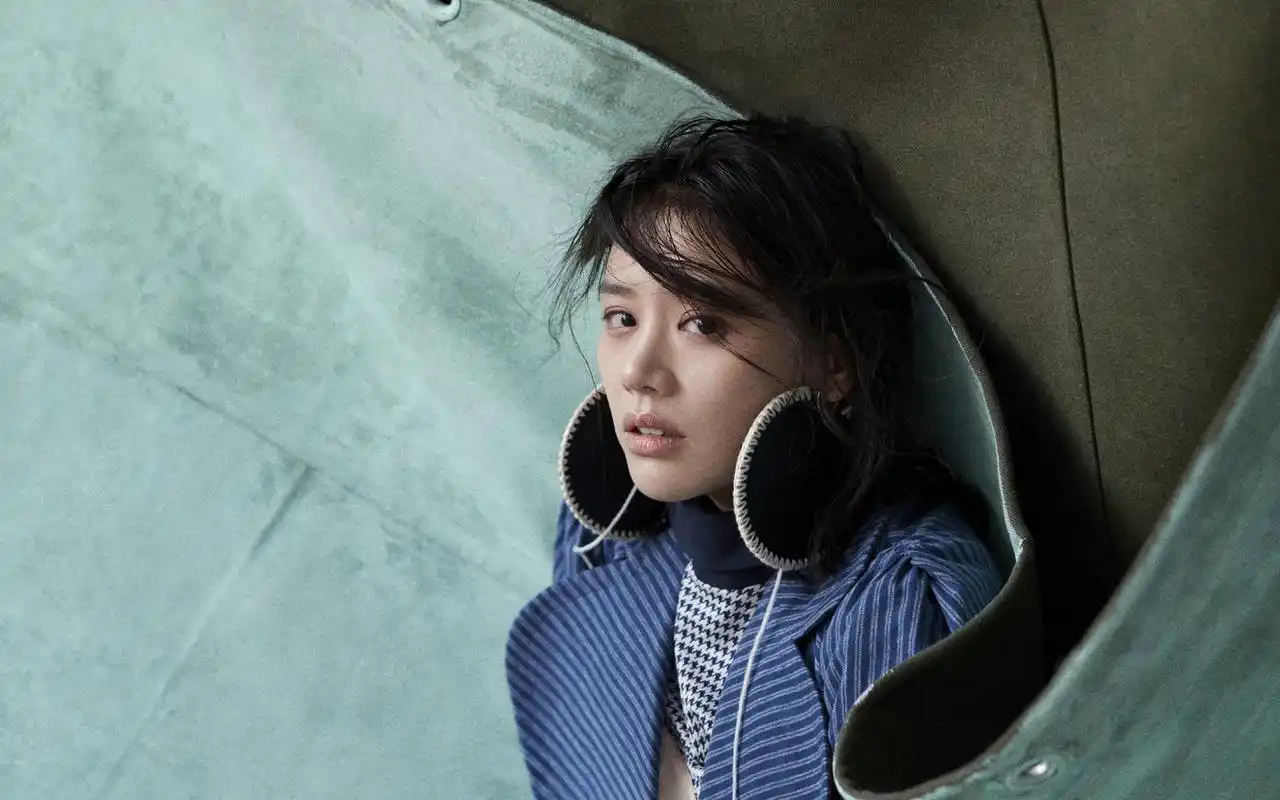 马思纯潮流杂志写真高清桌面壁纸