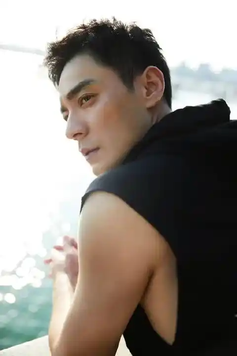 李光洁的身材真的太好了,果然身材好的男人就是人间洗洁精!