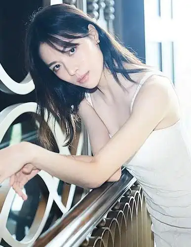 钟楚曦_演员_作品_个人资料_简历_生日_经历_留言 - 酷乐米