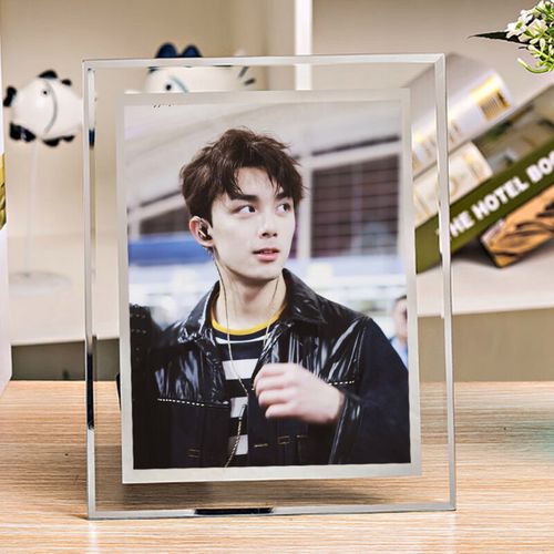 畅婳精品吴磊周边定制周边海报立牌相框贴纸写真明信片签名照小卡生日