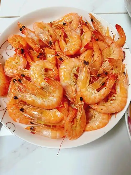 快手菜今天中午吃清蒸基围虾97腐竹烧肉05丝瓜烧肉虾都被我吃完啦