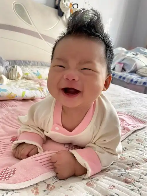 宝宝的笑容也太治愈了 #原相机  人生庆幸的事不多   有 - 抖音