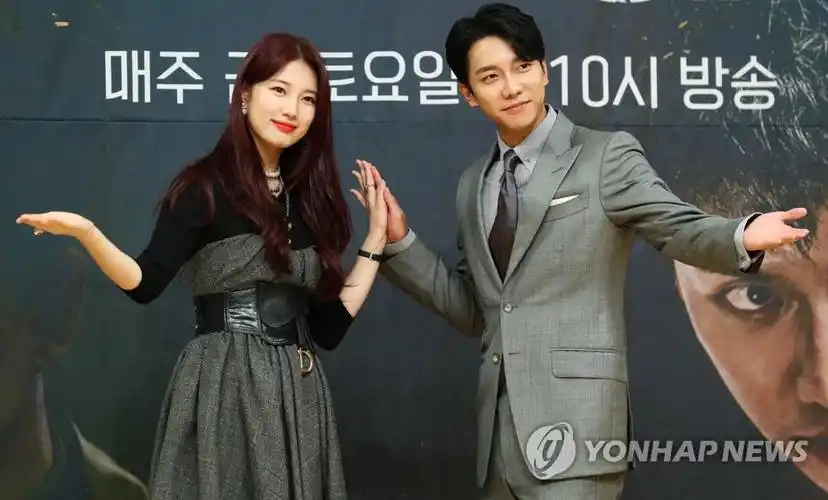 演员裴秀智和李昇基