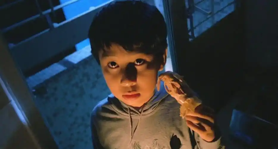 回魂夜周星驰「回魂夜周星驰出场的服装是致敬哪一部电影」