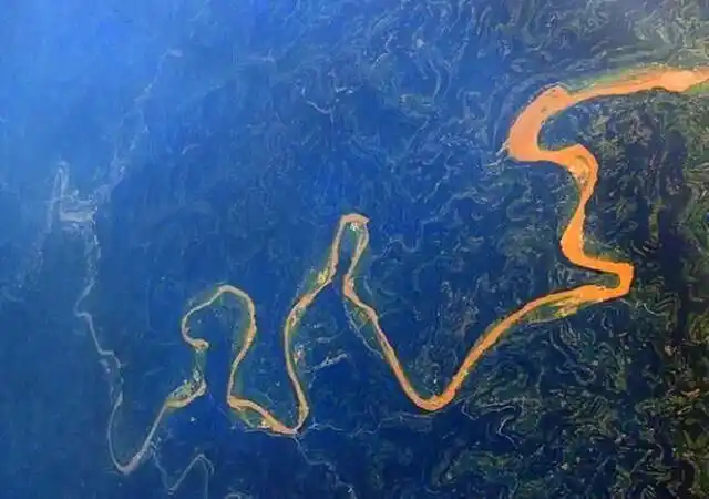 刘伯温斩断99条龙脉,为何到了长白山拔腿就跑?看卫星图就懂了