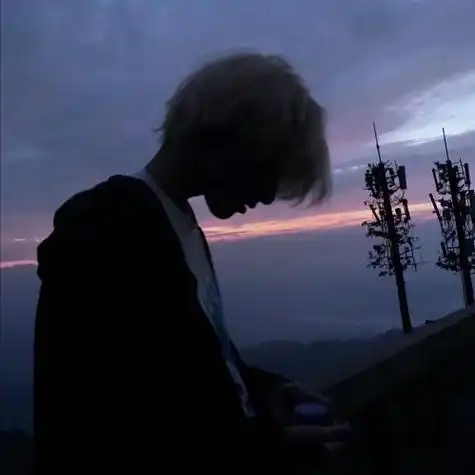 帅哥头像男生侧面帅气冷酷大图冷傲孤清却又盛气逼人