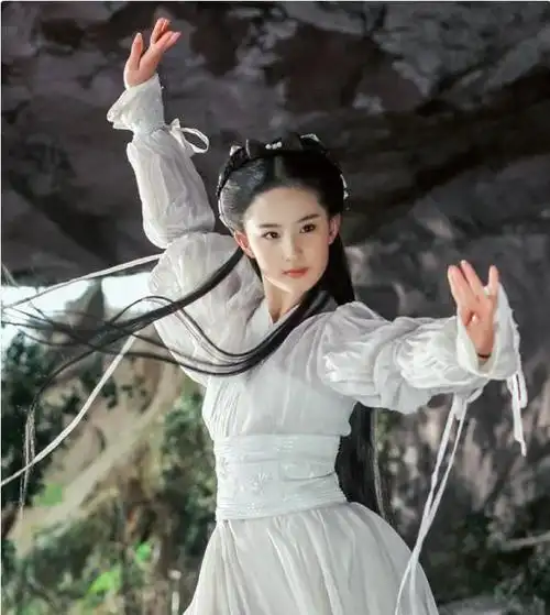 刘亦菲母亲刘晓莉长得比女儿还漂亮两婚两离65岁单身也幸福