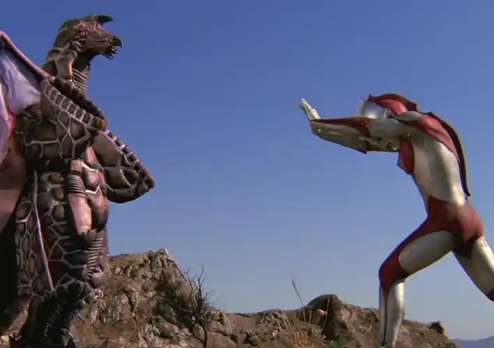 圆谷没有告诉我们的事:为什么奥特曼的打斗动作有点慢?