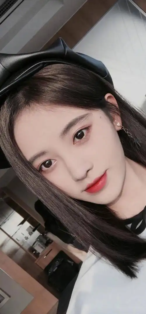 眼波流转笑颜绽放鞠婧祎飒爽美艳的超清时尚大片手机壁纸