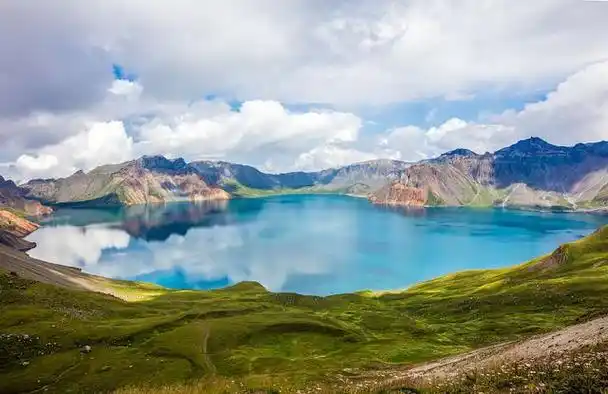 世界十大高峰排名,世界上最高的山峰排名前十(全去过你就是旅游达人)_
