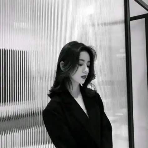 独一无二女生黑白伤感头像,撩你的人别放心上-黑白头像