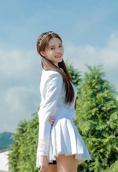 简介:孙珍妮创造营2020学员制服图片,分享一组创造营2020图片给大家