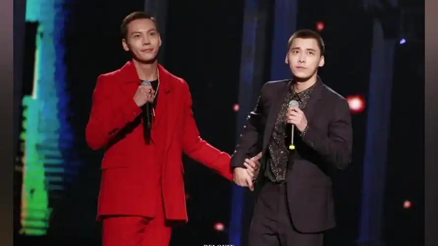 倪妮为刘诗诗整理裙子 陈伟霆李易峰牵手合唱-娱乐视频-搜狐视频