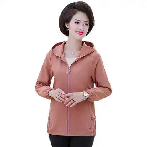 迪鲁奥diluao中年女新款春秋装休闲外套大码短款妈妈百搭连帽夹克女士