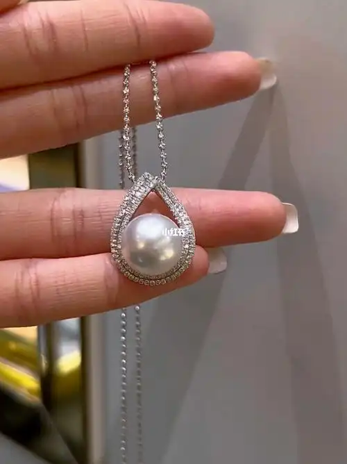 水滴满钻澳白吊坠项链