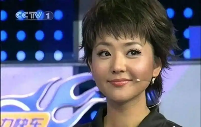 从"央视一姐"到"没有这个人",49岁的方琼终于走到了这一步_工作_节目