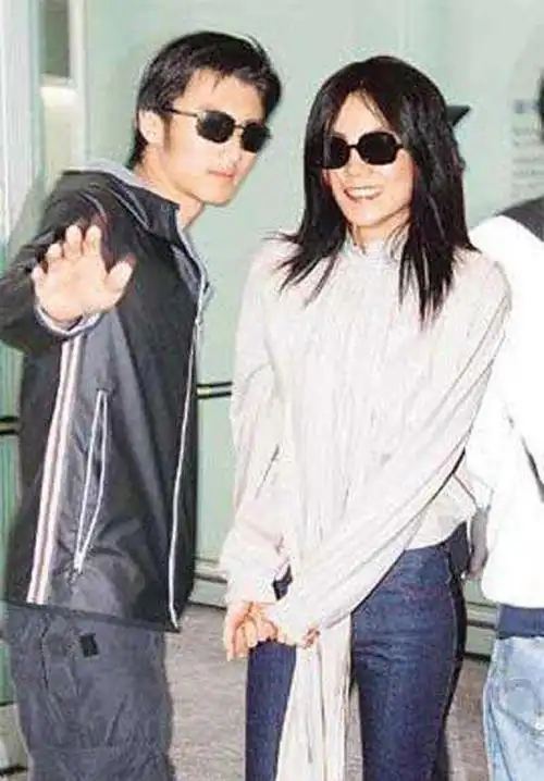 如今才明白谢霆锋对张柏芝不是喜欢而是深爱