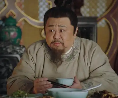 在剧中分饰男一号和女一号,让人惊奇的是老戏骨梁冠华也参演了这部剧