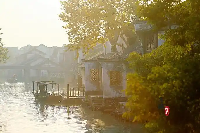 了很多人梦中的江南水乡引得无数的男男女女来这里寻找自己心中的风景