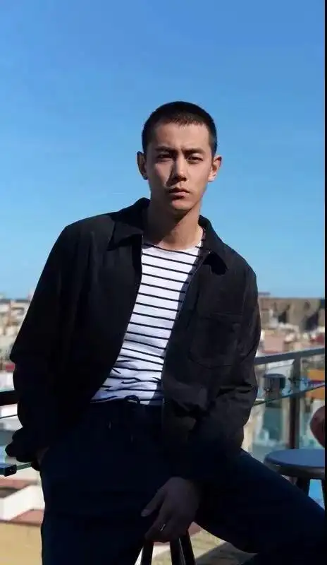 一组好看又简单的发型 2018冬季最流行男生发型-流行发型-帅哥发型网