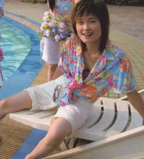 李宇春最想删的几张照片,看完笑出"猪叫"只怪自己太年轻