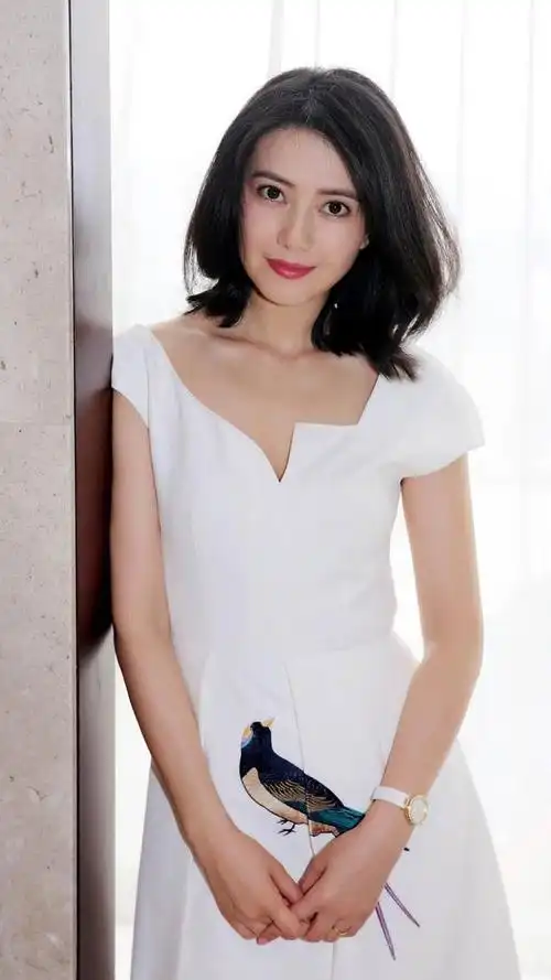 从衣服颜色看女人性格超准