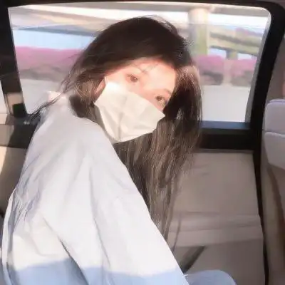 戴口罩的优质女头像