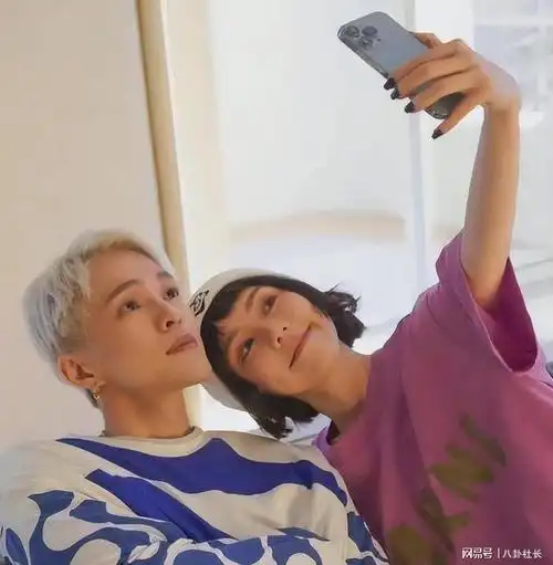 邓紫棋迎31岁生日,男友mark晒两人合照庆生,女王称谓甜爆网友|小公主