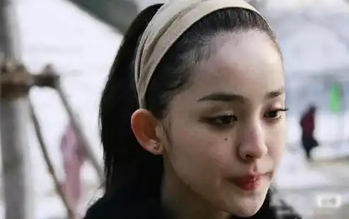 古力娜扎早年素颜照曝光,网友:太美了吧!皮肤嫩的能掐出水来!