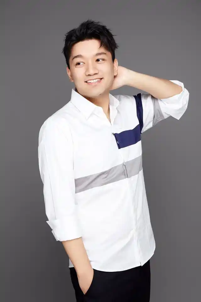 还记得《家有儿女》中的夏雨吗?近日扮演者尤浩然正式宣布复出