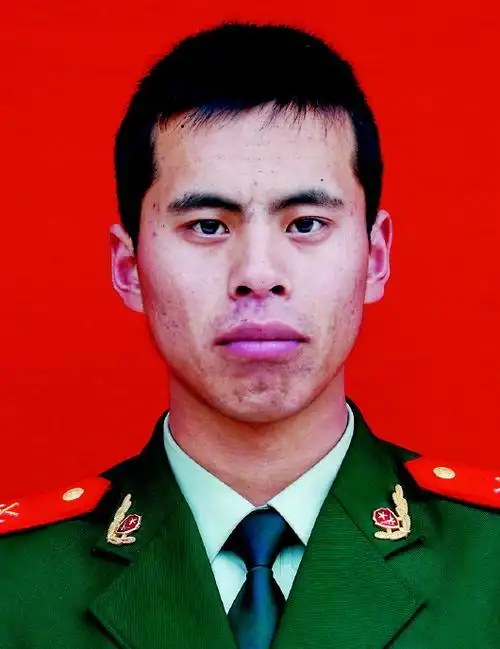 文登小伙昆明捐献器官成武警部队首例捐献者(图)