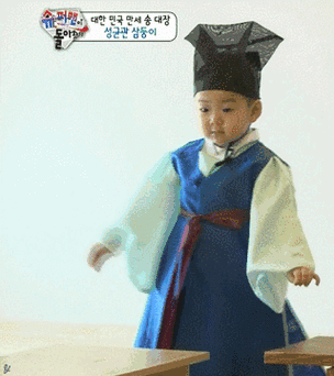 其实这才是重点大葱领队可能是吃了柠檬味的辣条,才有的图中表情吧