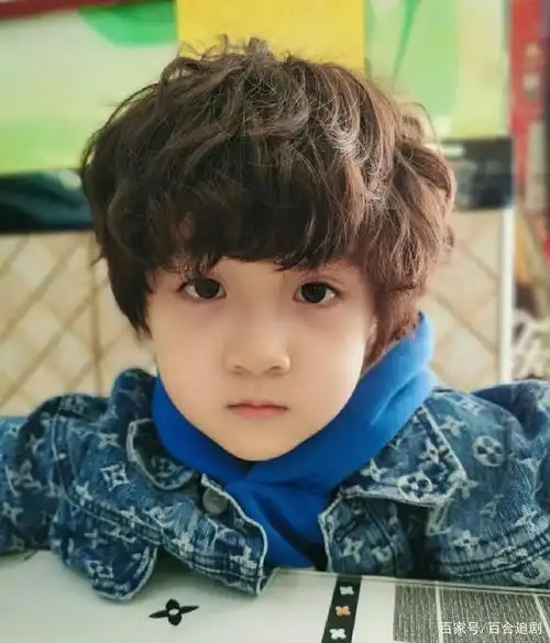 据悉,单禹豪又有新作品了,从今天发的微博我们得知,他参演的电影《学