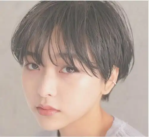 中性显酷的女生超短发发型