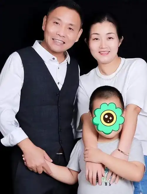 其实祁隆和乐凡之前结婚多年早就生育了一个孩子,当初他们的感情也