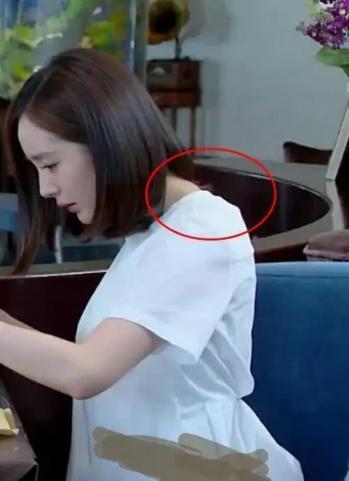 女星周韵赞称高级天鹅颈,而最毁气质的脖子前倾她却最明显!