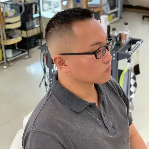 今秋男发流行两侧铲短帅气时尚好打理喜欢吗