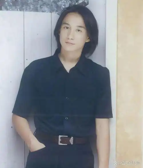 事实证明,52岁"无戏可拍"的黄磊,已经走上了演员的另一条大路