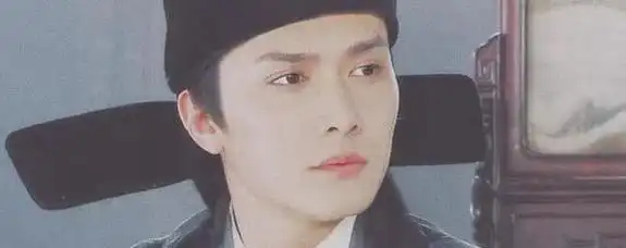 作为一个颜狗,开始去找年轻时的冯绍峰寻找颜值上的安慰.