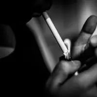 点燃一根烟图片真实 有意境点烟抽图片_微信头像图片大全