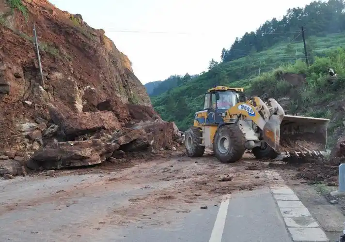 国家卫生健康委派医疗团队支援贵州山体滑坡事件