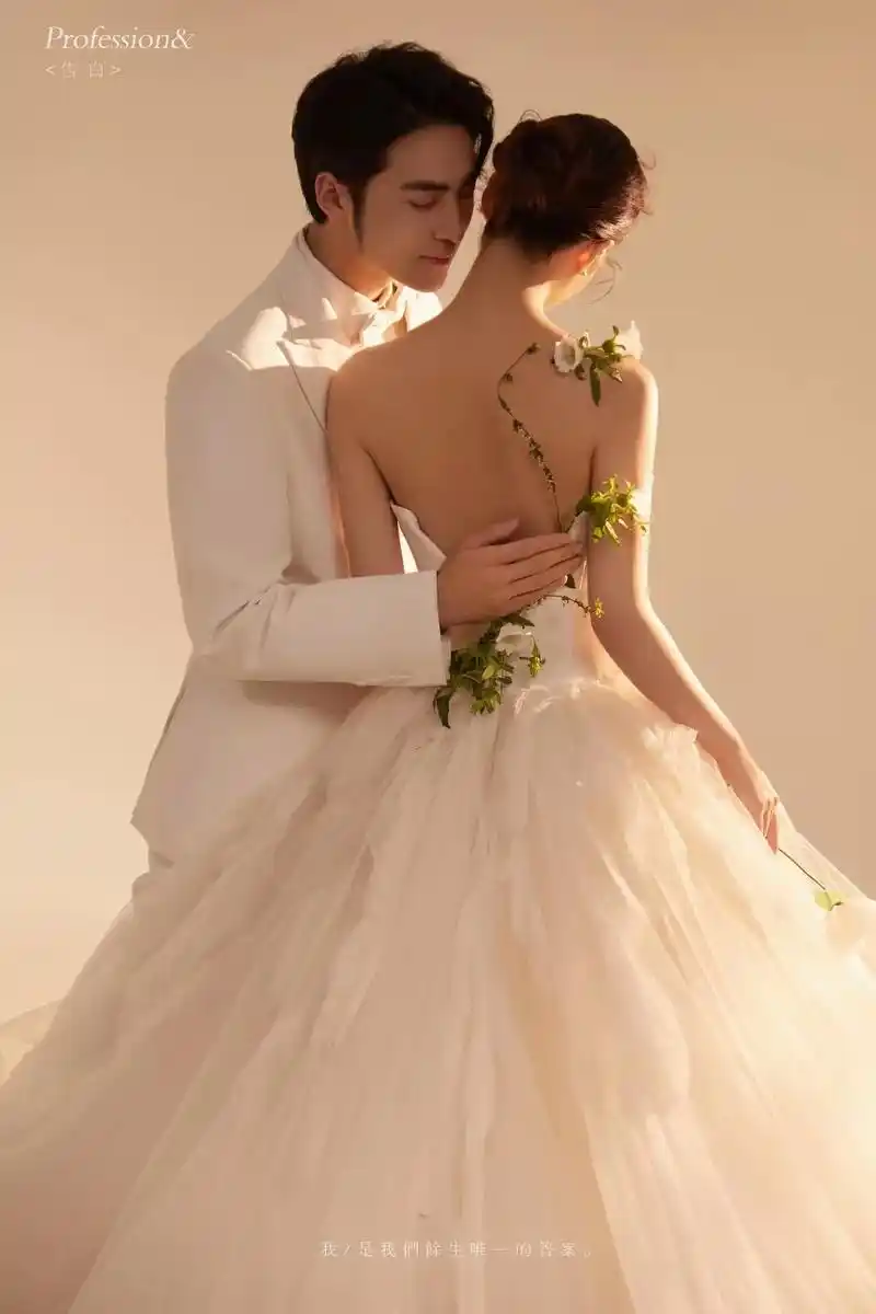 请把这组婚纱照风格推荐给备婚仙女