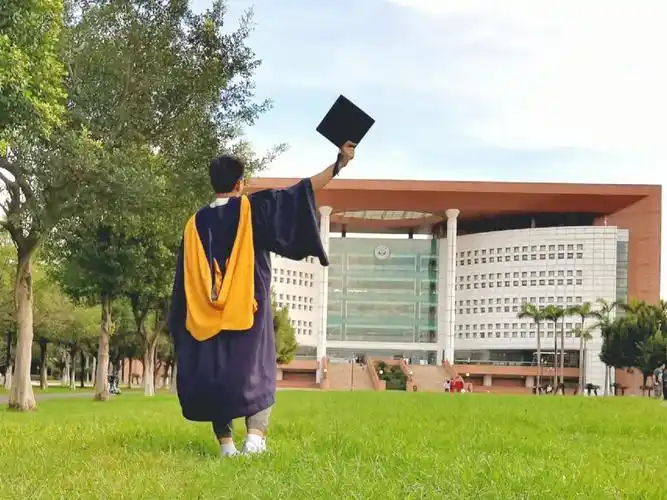 毕业  #毕业写真  #中山大学  #研究生 #学士服毕业照  #毕业季拍摄