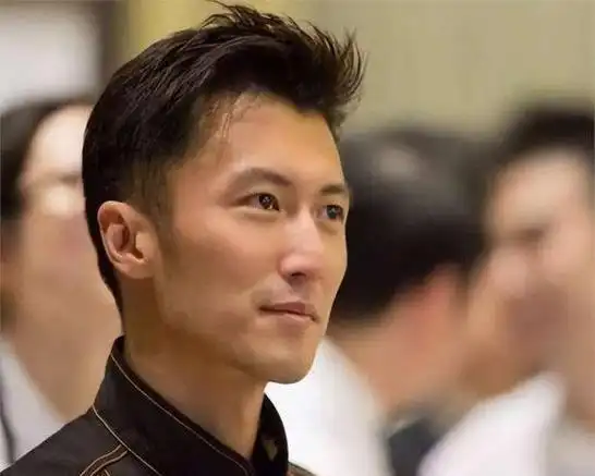 王菲真动怒了,谢霆锋偏爱的女人曝光:39岁未婚生子背后的故事